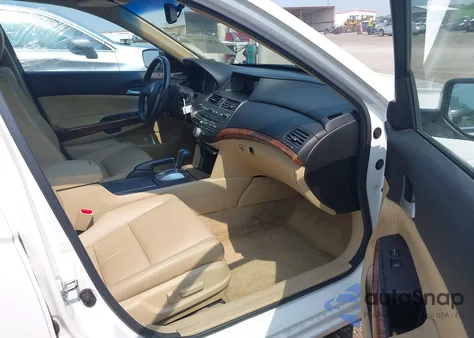 2011 Honda Accord 2.4 Ex-L from USA, damaged, VIN 1HGCP2F80BA057685